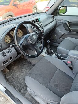Toyota RAV4 - 4