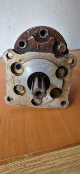Predám hydraulicke čerpadlo na Dtečku, DT75, DT50 - 4