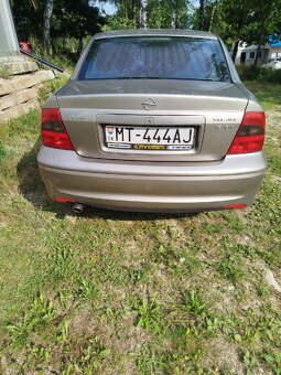 Opel Vectra 1.8i 16V - 4