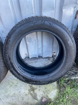 Predám zimnú sadu pneumatík r17 - 4