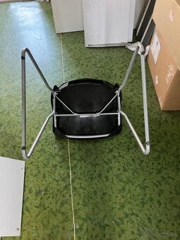 predám stohovateľné stoličky - 4