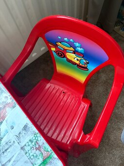 Detský stôl so stoličkami - 4