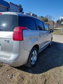 Predám Peugeot 5008 1.6HDI - 4