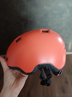 Prilba na bicykel, korčule - 4