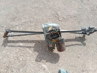 Motorček stieračov - 4