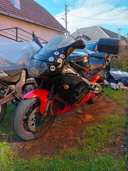 Aprília RSV 1000 - 4