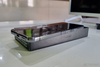 Samsung Galaxy Z Flip 5 8/256GB - 4