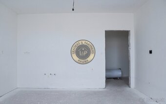NA PREDAJ 2-izbový HOLOBYT s výhľadom na krásny Spišský hrad - 4