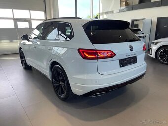 Volkswagen Touareg 3.0 V6 TDI R-LINE BLACK STYLE - 4