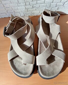 Pull & Bear sandále v.40 - 4