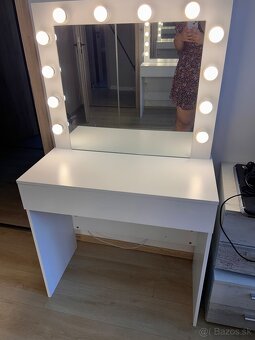 Toaletný stolík s LED - 4