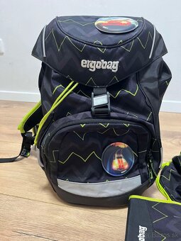 Predám školskú tašku, peračník a batoh na telesnú ERGOBAG - 4