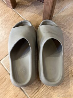 Adidas yeezy slide 45 - 4