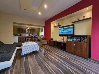 Dom v obci Medvecké - 4