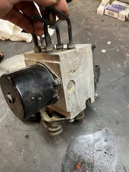 ABS servo pumpa passat b6 - 4