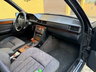 Mercedes 124 E200 - 4