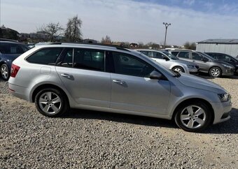 Škoda Octavia 1,6 TDI 85kW DSG Style Combi nafta automat - 4