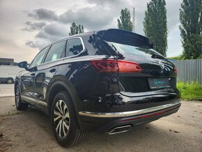 Predám Volkswagen Touareg 3.0 V6 TDI SCR 4Motion Tiptronic - 4