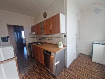 Prenájom 2,5 - izbového zariadeného bytu s balkónom Chrenová - 4