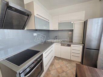 Čiastočne zrekonštruovaný zariadený byt s klimatizá… - 4