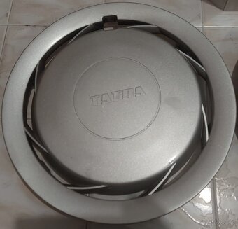 Tatra 613 puklice - 4