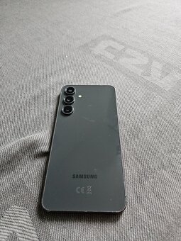 Samsung Galaxy S24 FE - 4