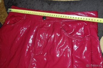 Červene lakovane nohavice - 4