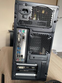 PC Ryzen 3 1200 + RX 570 16GB RAM + 1TB SSD - 4