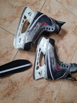Predám hokejové korčule Bauer Vapor X 15 - 4