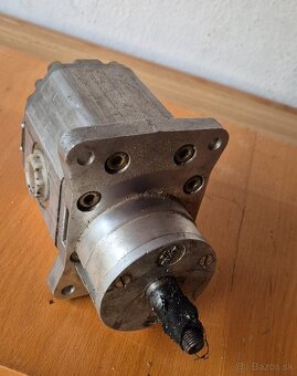 Predám hydraulické čerpadlo ZL-HYDRAL-WROCLAW PZ2-KP225 - 4