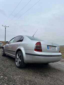 Škoda Superb 2.0 TDi 103kw - 4