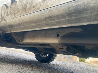 Nissan navara d22 - 4