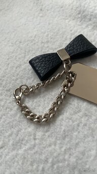 Guess prívesok - 4