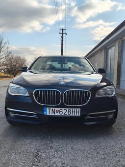 BMW 740i (3 liter benzín) - 4