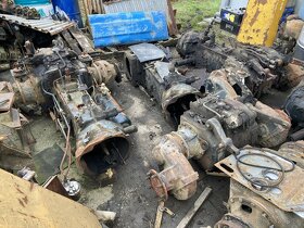 predám zadné časti traktora zetor major 6911-7745 - 4