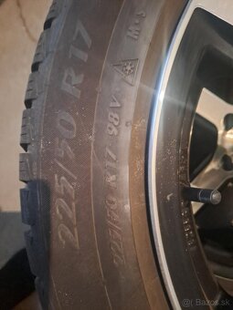 BMW X1   225/50 R17 - 4