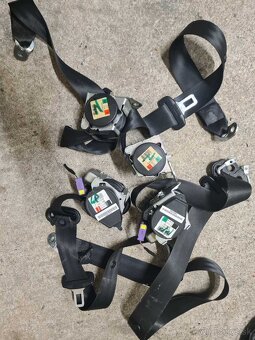 Tlačidlá a ine diely interiéru na VW Passat b6 - 4