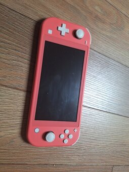 Predám Nintendo Switch Lite - 4