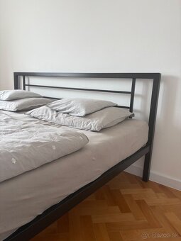 Predám čiernu kovovú posteľ 180x200 - 4