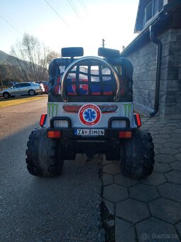Elektricke autíčko peg perego - 4