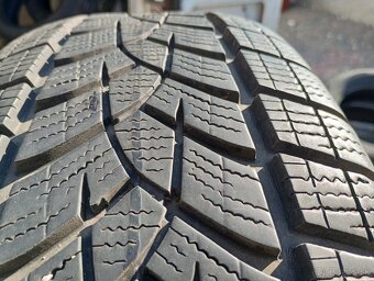 Predam 4ks pneu 215/65/r17 zimne 99V Goodyear - 4