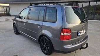 Volkswagen Touran 2.0 TDI 103 KW (7 miest) - 4