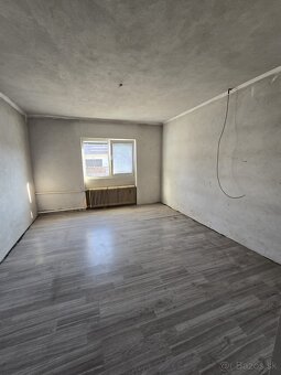 Na predaj klasický rodinný dom s bohatou rozlohou - 4