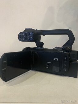 Canon XA60 - 4