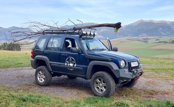 Jeep cherokee liberty kj 2.5 CRD 4x4 offroad špeciál - 4