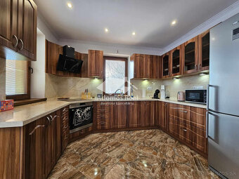 4-IZBOVÝ ROD. DOM KOŠICE - PEREŠ / PRENÁJOM - 4