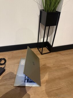 Predám dotykový 2v1 Dell 7348- i5, 8GB, 128gb NVMe - 4