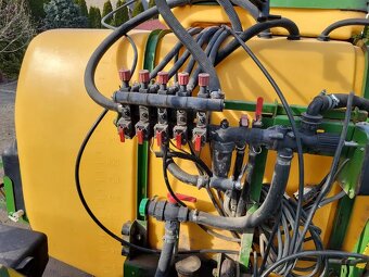 Postrekovač Amazone UF 1200 15 m, hydraulicky otváraný, počí - 4