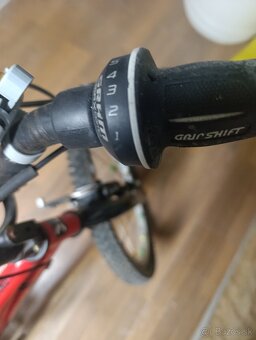 Predám detský bicykel a dievčenské korčule - 4