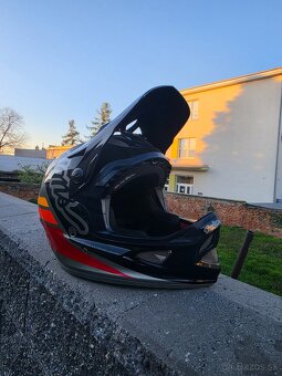 Prilba troylee desings - 4